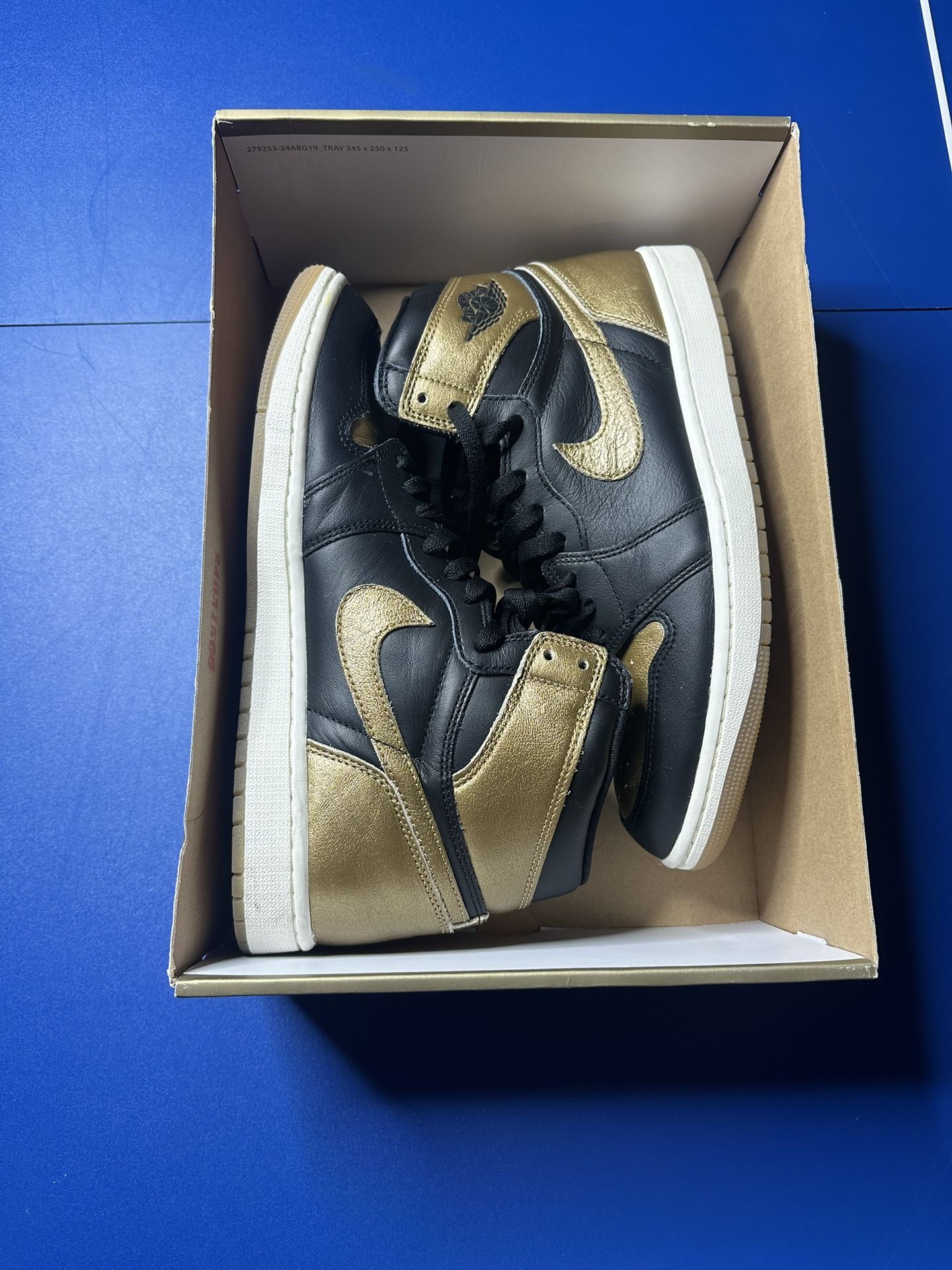 Jordan 1 Black Metallic Gold VNDS OG ALL SZ 11