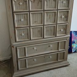 5 Drawer Dresser 