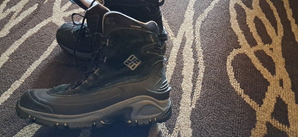 Columbia Black Boots 9