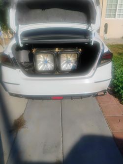 15 Inch Kicker Sub And 2000 Watts Skar Amp 