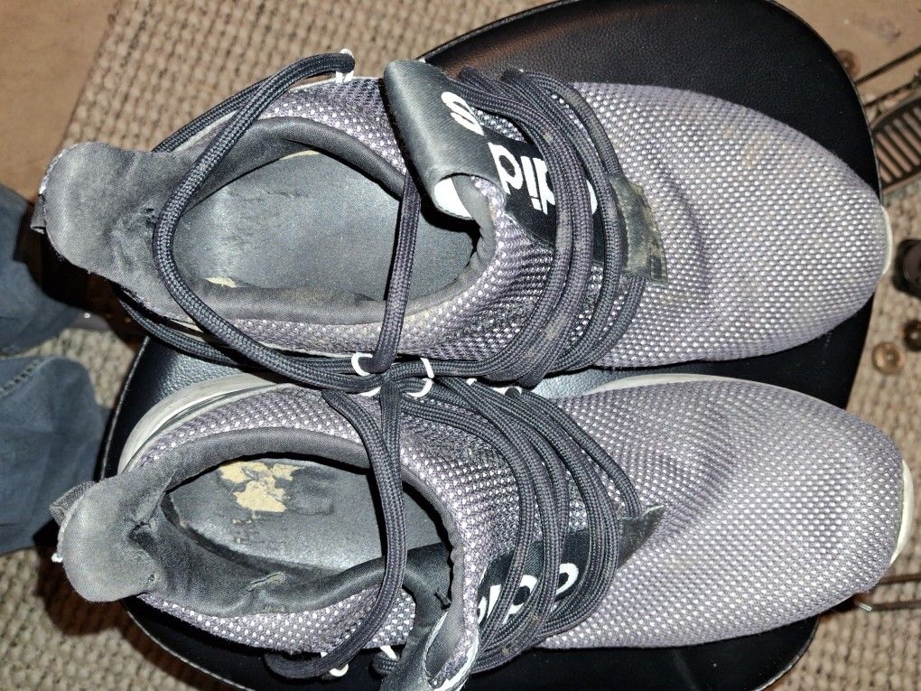 Mens Sneakers Size 11.5 Black Adidas