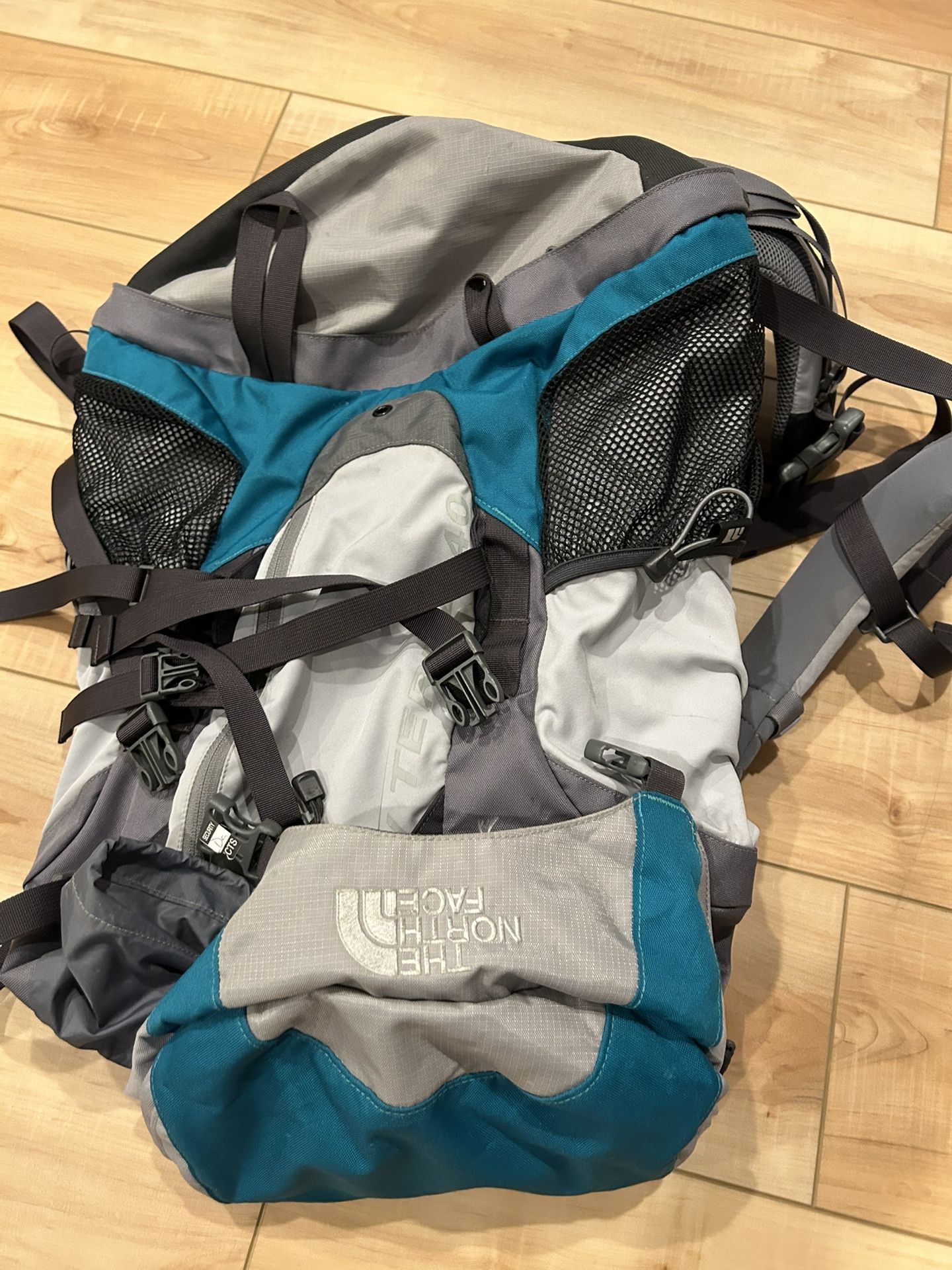Lightly Used Vintage The North Face Backpacking Backpack W Terra 40