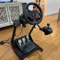  Logitech G29 Driving Force Racing Wheel and Floor