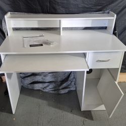 COMPUTER DESK 