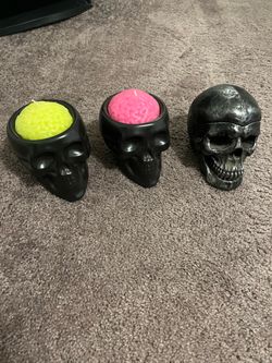 Skull candles and key holder