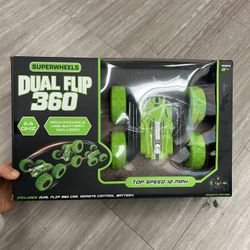 NWT Superwheels Dual Flip 360 Remote Control Car 