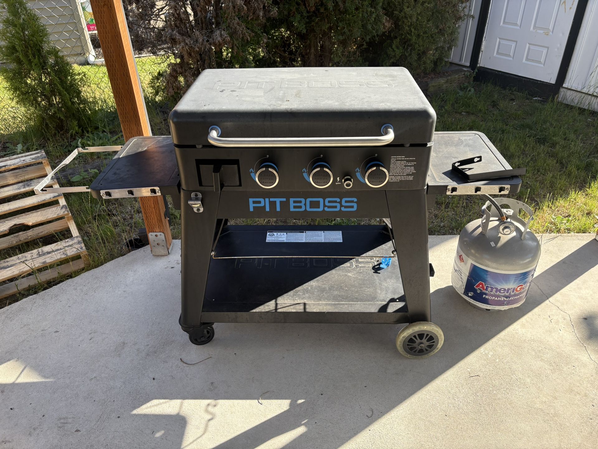 Pit Boss 3 Burner Ultimate Lift Off Griddle /grill/BBQ/ Camping