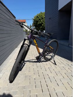 Kona Lava Dome XL