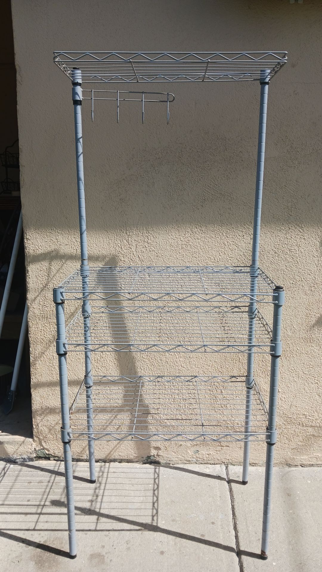 4 tier rack/Microwave workstation