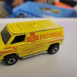 Vintage Redline 1974 Hot Wheels Paramedic Ambulance Van Yellow Hong Kong 7661