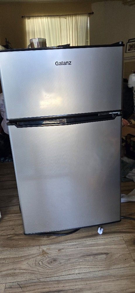 Mini Fridge With Freezer