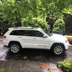 2017 Jeep “ Gran Cherokee “ Limited  , Loaded