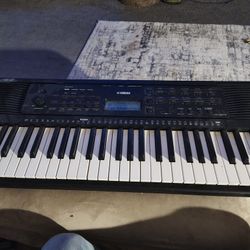 Yamaha Keyboard 