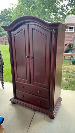 Dresser  -  closet-
