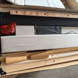 Base de cama Twin tapizada Pinmoco con cabecera LED – NUEVA