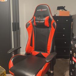 GTRacing Gaming Chair Used but it’s a chair not tears nothing wronf