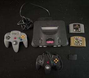 Nintendo 64 Console Bundle - Zelda Majora’s Mask, Mortal Kombat 4 & 2 Controllers