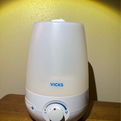 Vicks FilterFree Plus Cool Mist Plus Humidifier (VUL565), Medium Room –Filter-Free Cool Mist Humidifier for Baby, Kids and Adult Rooms, Works with Vic