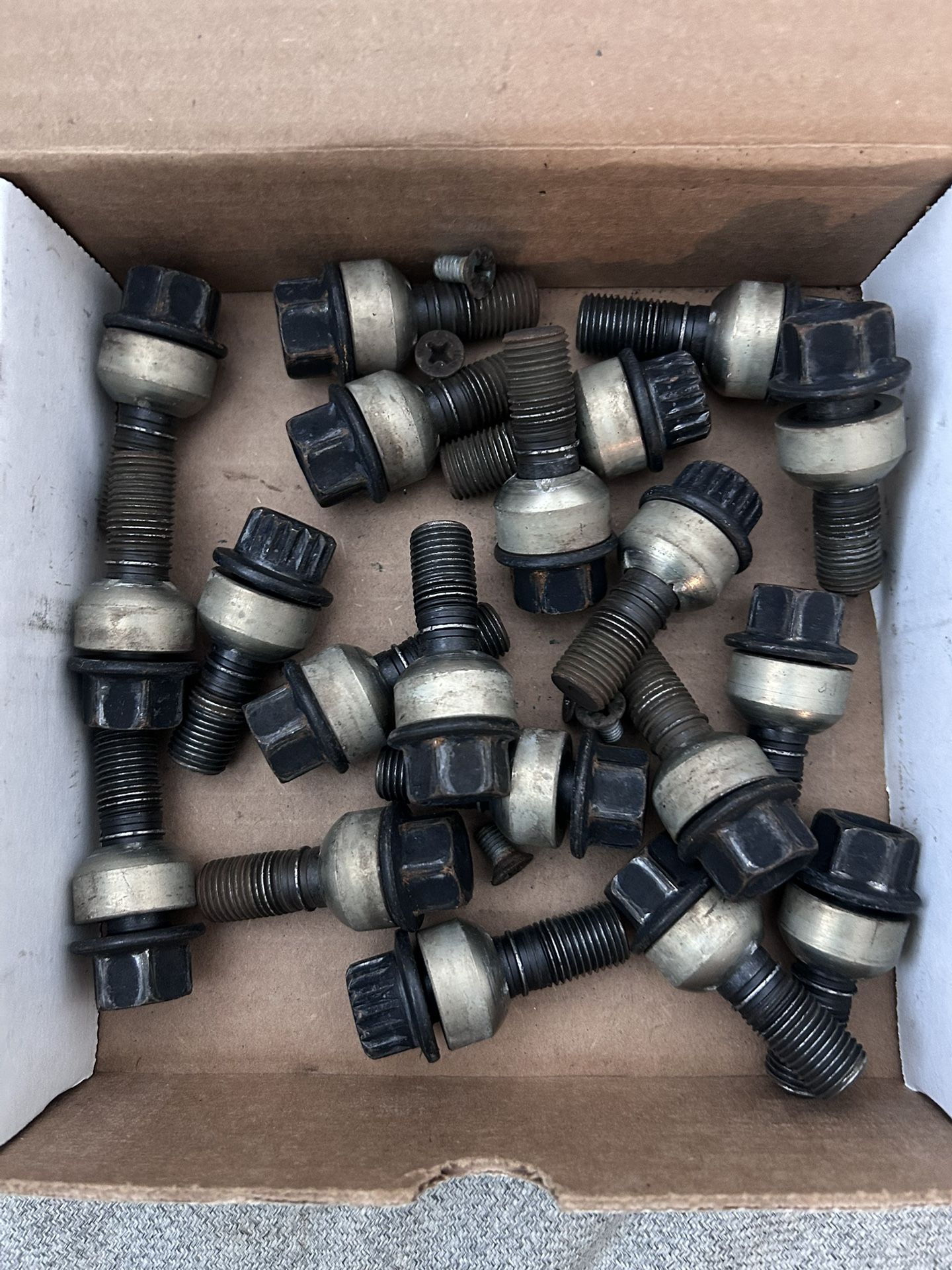 Complete Lug Bolt Kit 