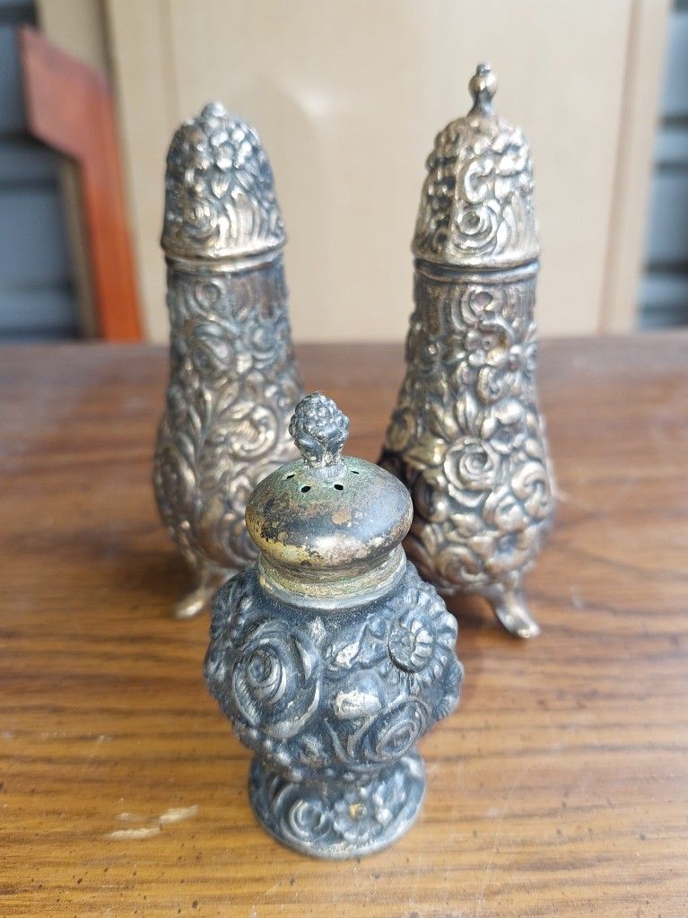 Weidlich Bros. Silver Plated Victorian Salt & Pepper Shakers 