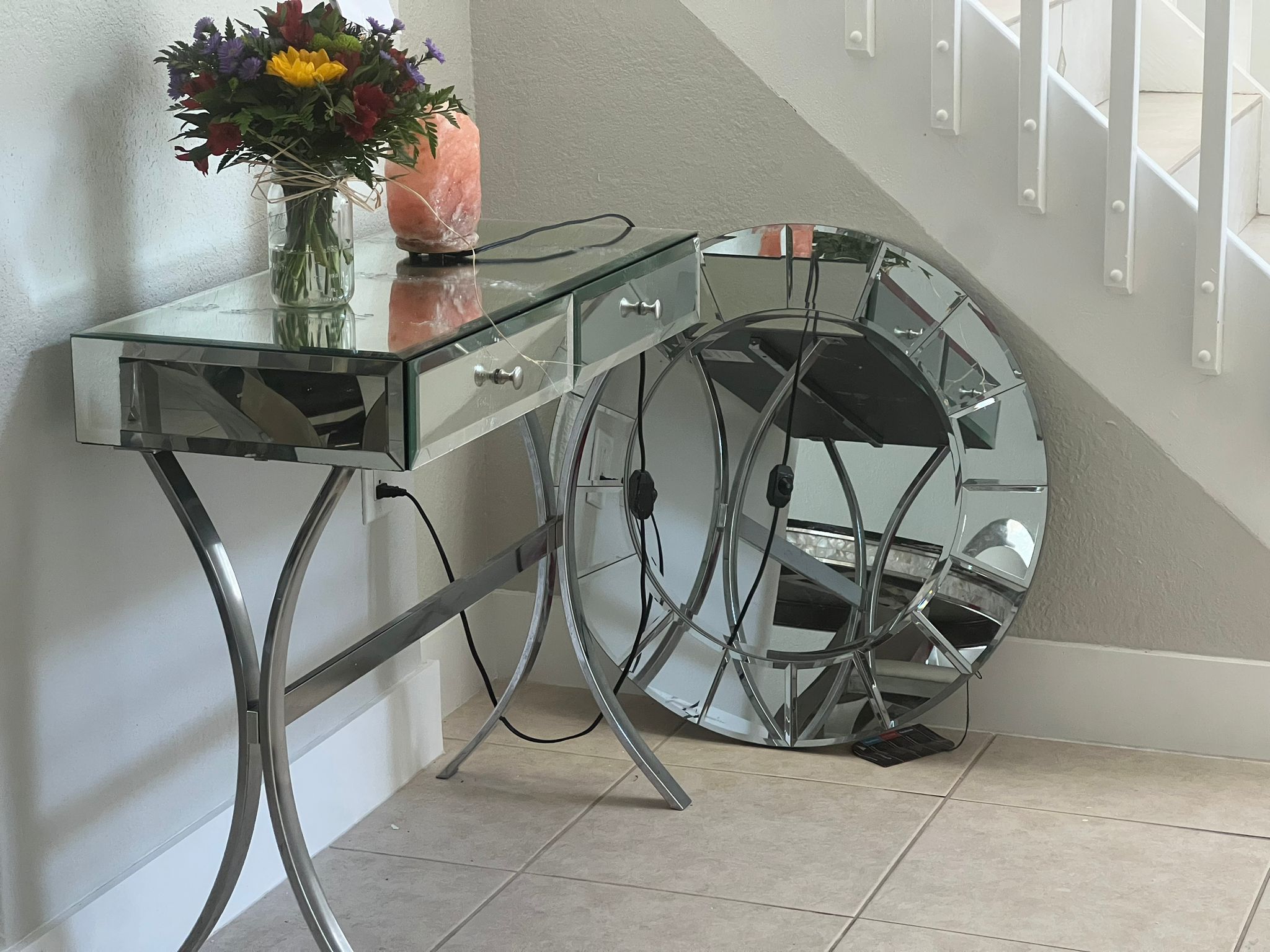 Entry Table With Mirror 