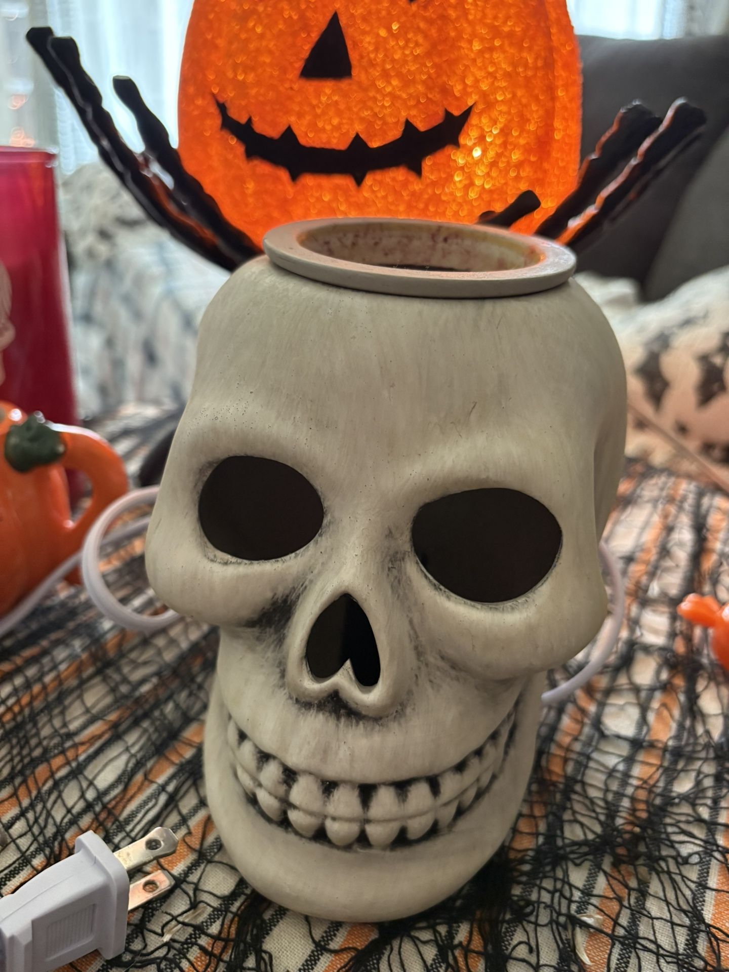 Halloween skull wax warmer