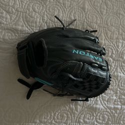 Softball 🥎 glove 12”