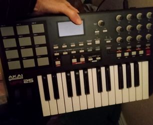 Professional Grade Mini Keyboard With 12 Pads And Tons Of Professional Features. 🔥🔥🔥 Hot Deal! 