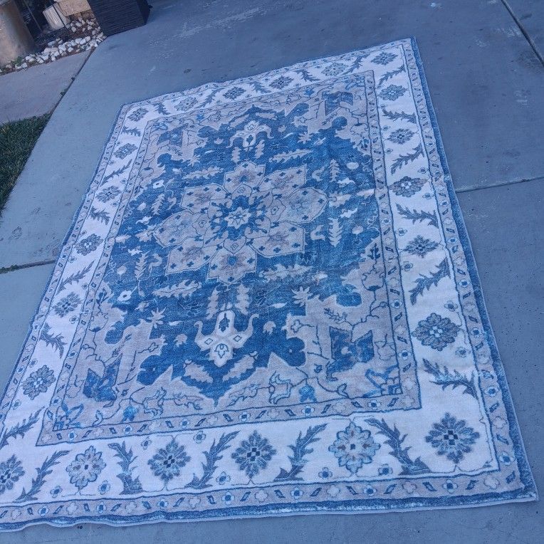 NEW 5x7' Area Rug