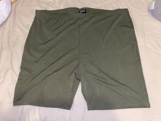 Pretty Little Thing Biker Shorts (size 3x)
