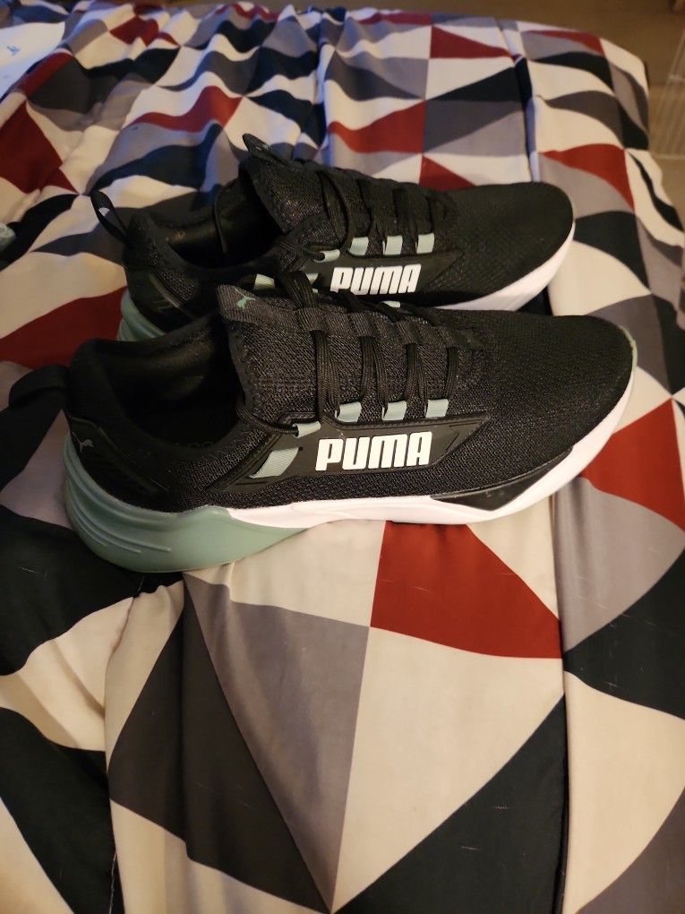 Puma tennis size 10.5