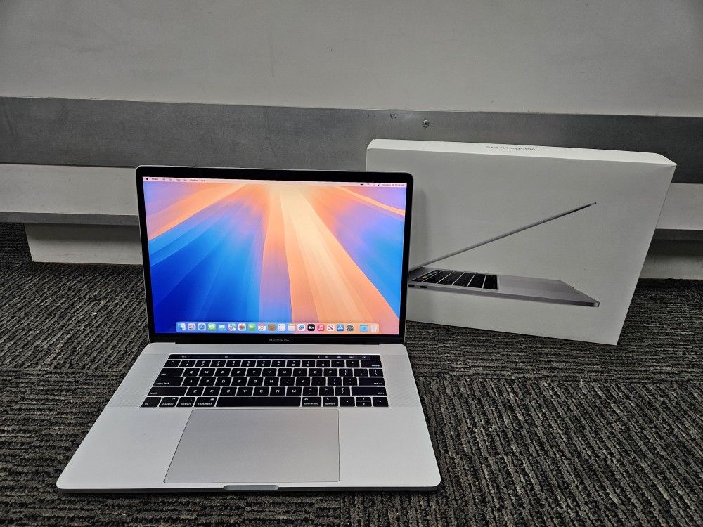 Apple Macbook Pro 15" Retina Six Core I7 Laptop 16 GB RAM 512 GB SSD