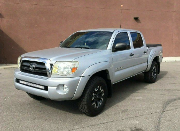 FIRM PRICE Toyota Tacoma O7 PreRunner 4D