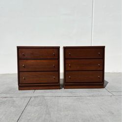 Mid Century Vintage Matching Dresser Set