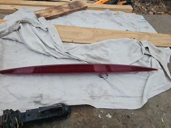 03 Cadillac Escalade Ext 3rd Brake Light