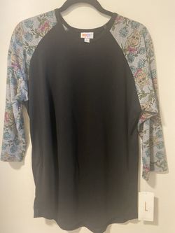 Lularoe, Randy (baseball style Tee), Black with grey Miss Piggy faces on sleeves, Size Large
