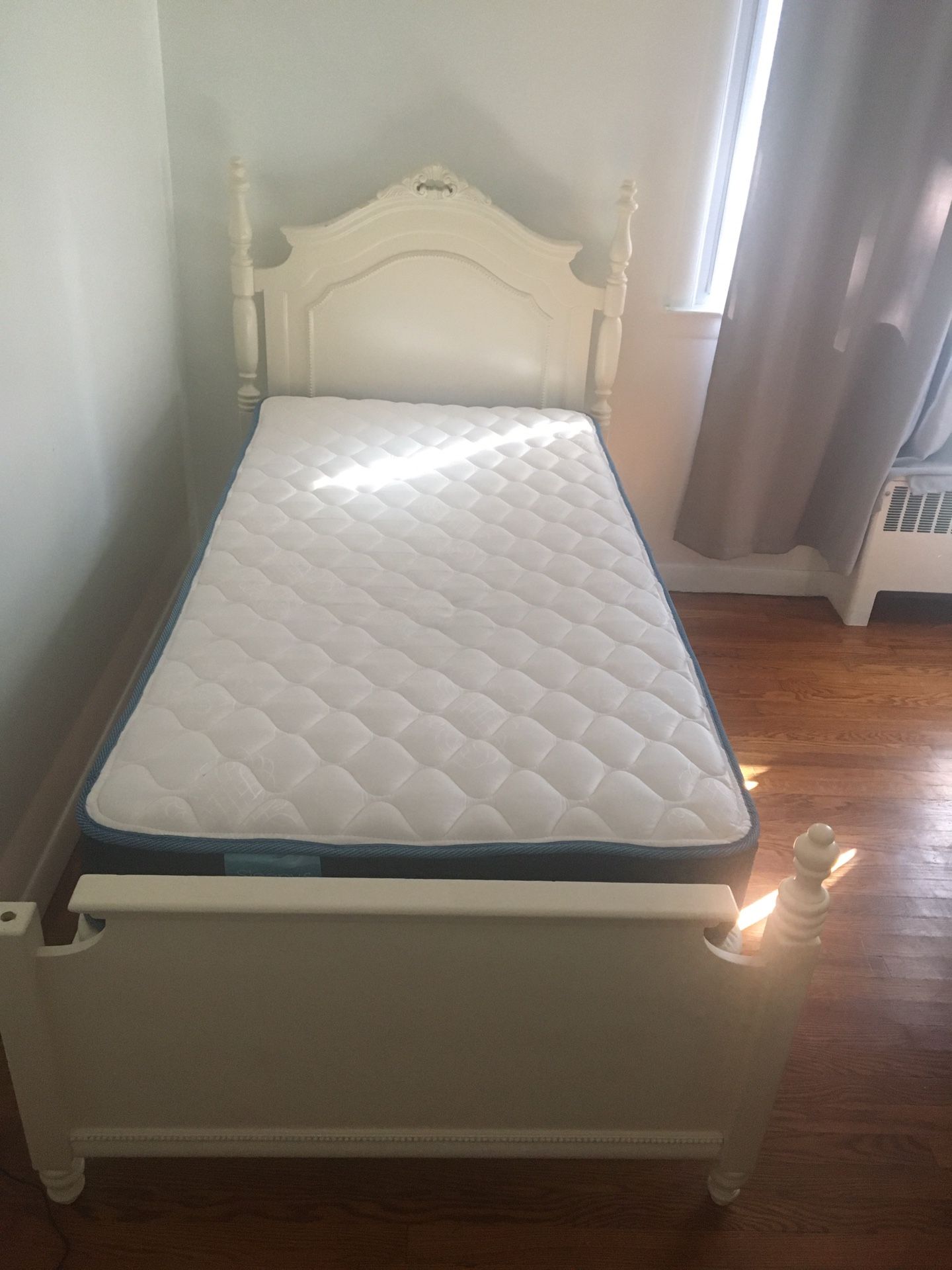 Sleepy’s Basic Mattress And Bed