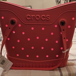 Crocs Classic Medium Tote
- Color: Starfish