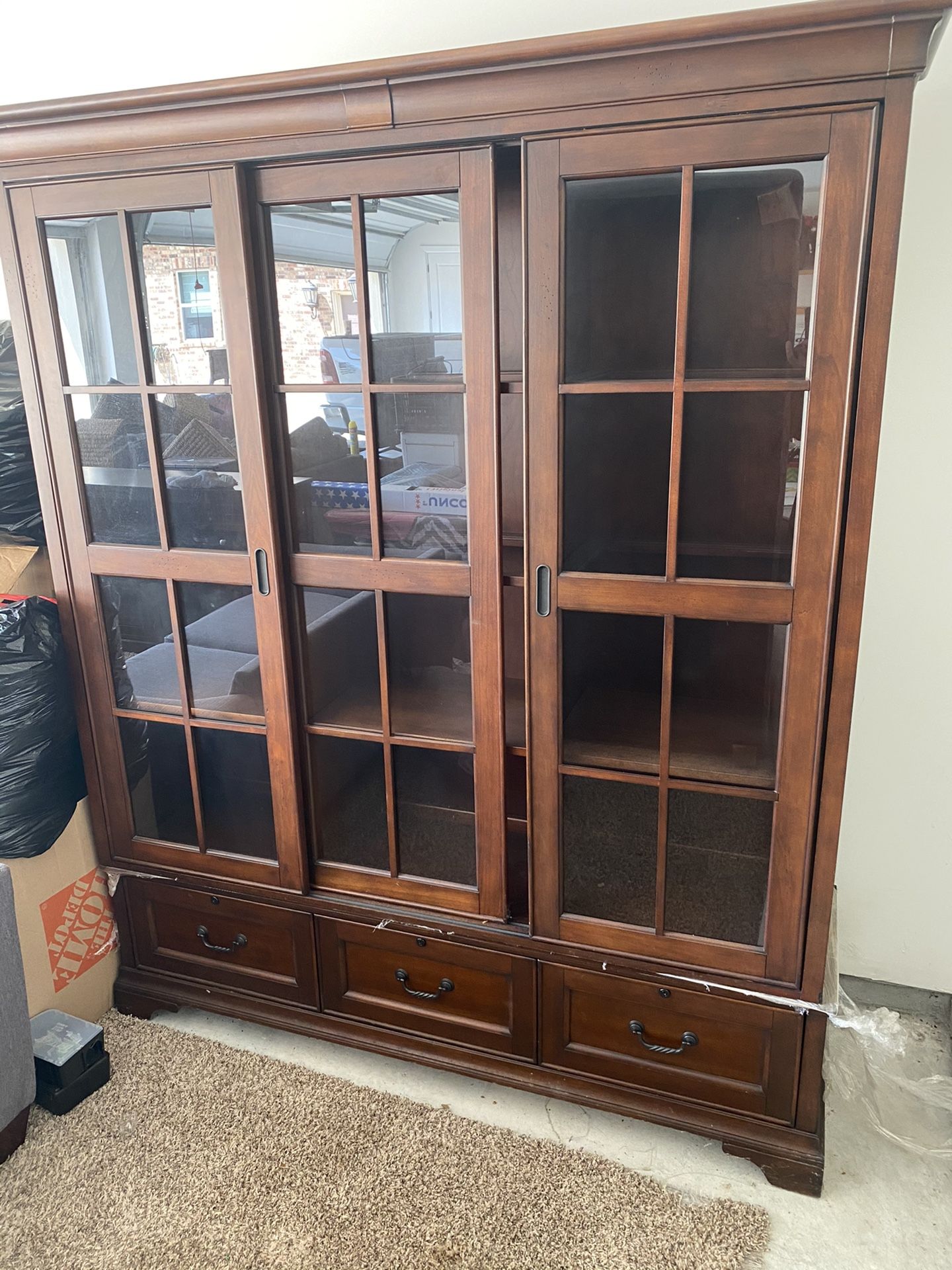 Beautiful Solid wood, lighted hutch/cabinet!