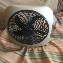 Small Fan Uses Battery’s Works