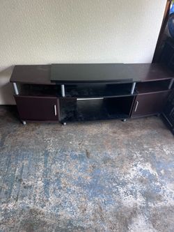 Entertainment center