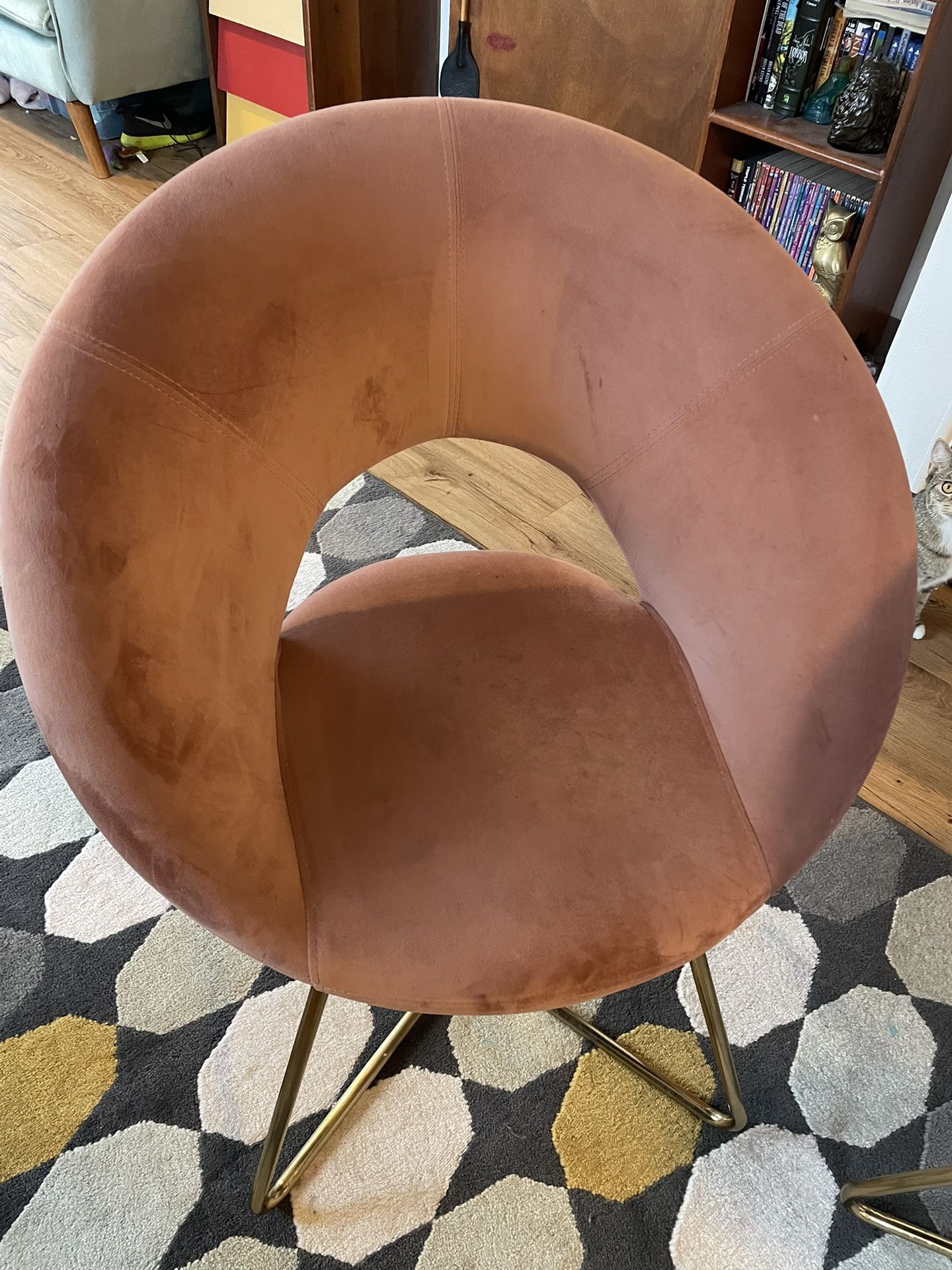 Pink Velvet Chairs With Gold Legs for Sale in WA OfferUp