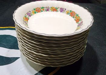 Sabring China Plates Set