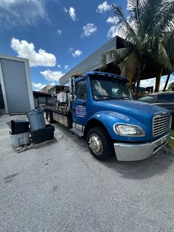 2006 freight liner tow truck