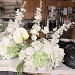 Small And Large Floral Arrangements Wedding 