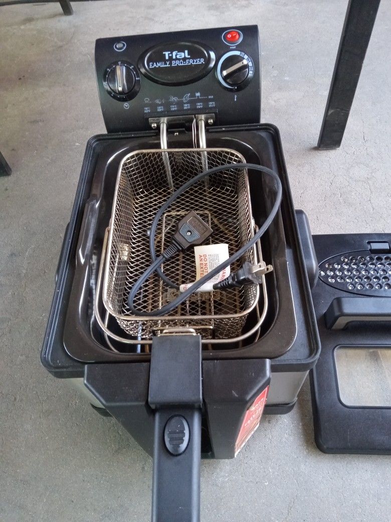 DEEP FRYER WORK GREAT LIKE NEW 