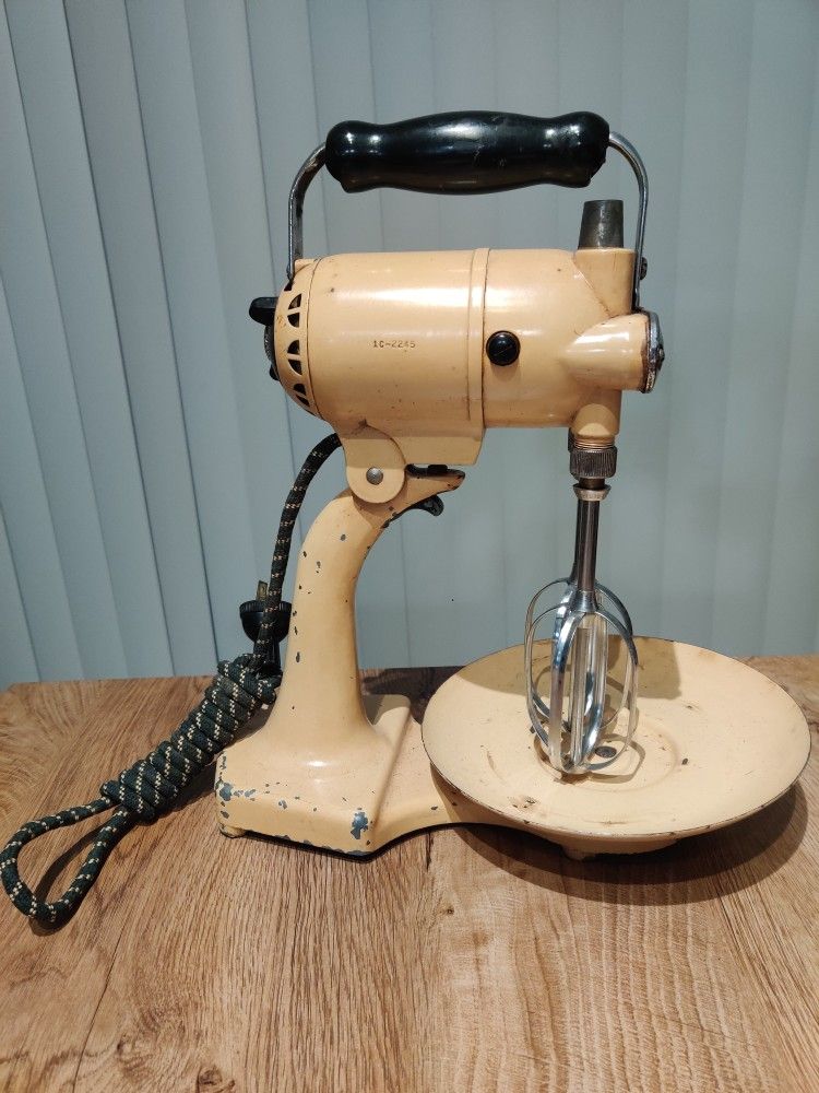 Vintage 1930's Sunbeam Mixmaster Stand Mixer Model 5B 10-Speed for