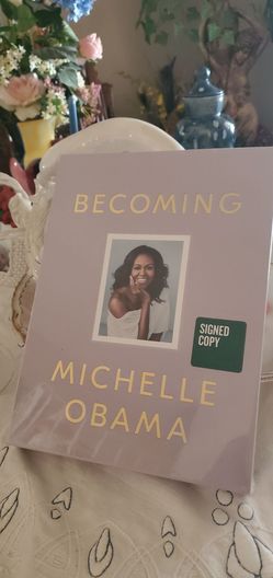 Michelle Obama Signed Sealed BECOMING Book