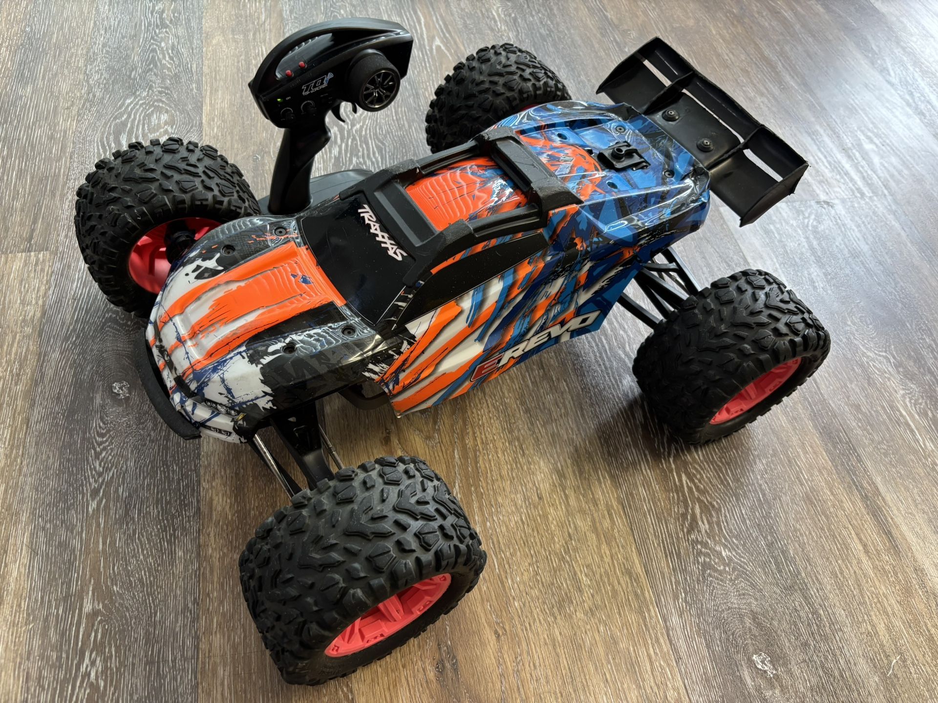 Traxxas E-Revo 2.0 VXL-6S TSM Brushless Monster Truck