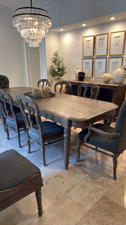 Benhardt Dinning set (table - 10 chairs - Buffet)